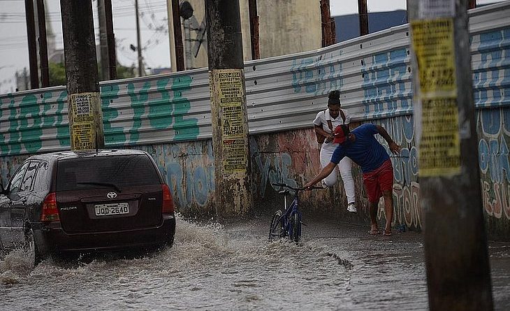 Com acumulado de chuvas, sirenes são acionadas em duas comunidades de Salvador