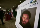 Cantor é acusado de esfaquear e esquartejar jovem de 14 anos