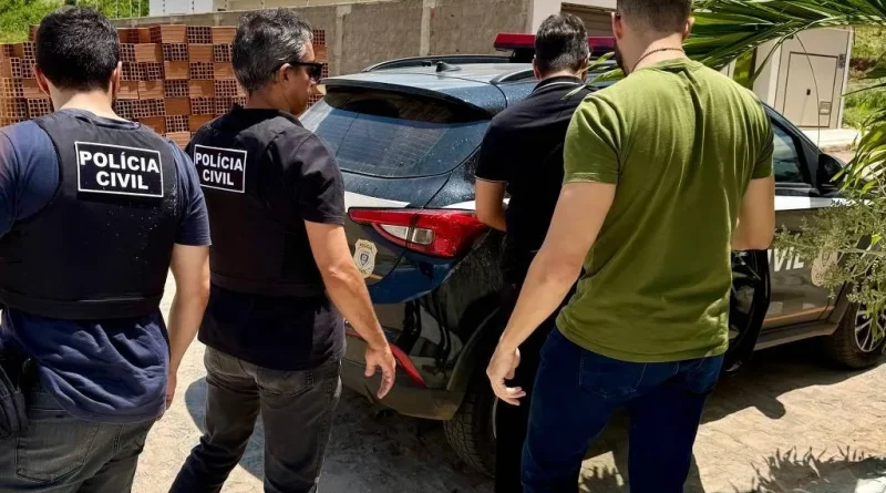 Professor é preso suspeito de assediar alunas em troca de notas