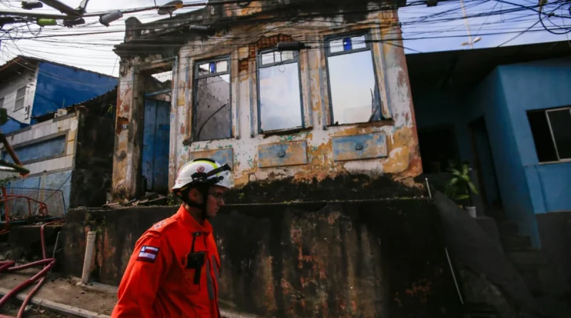 Incêndio atinge imóvel no Engenho Velho de Brotas